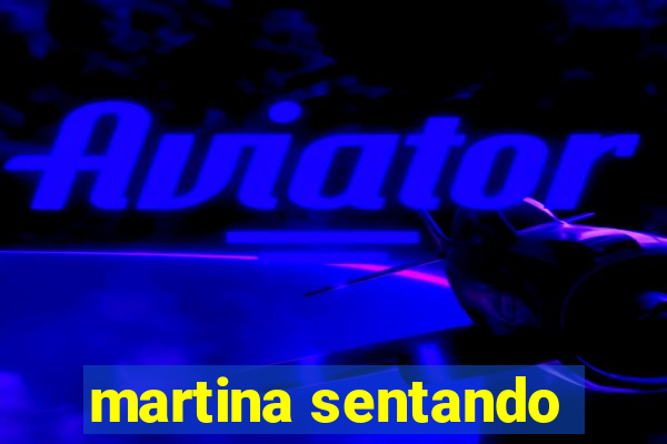 martina sentando